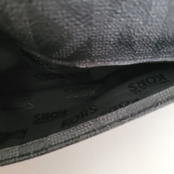 MICHAEL KORS MK Carryall Black Saffiano Leather Envelope Wallet Signature - Picture 8 of 11